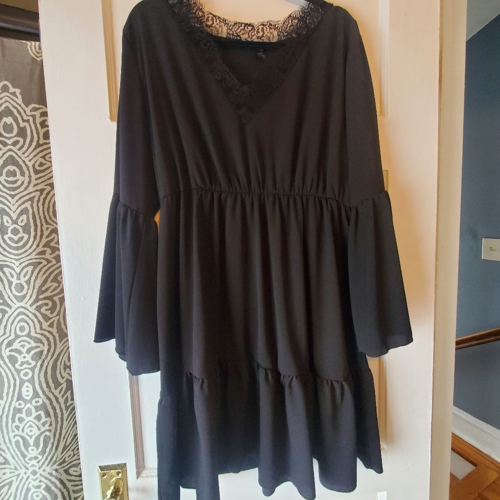 Plus Size Long Sleeve Black Lace Dress - 1XL